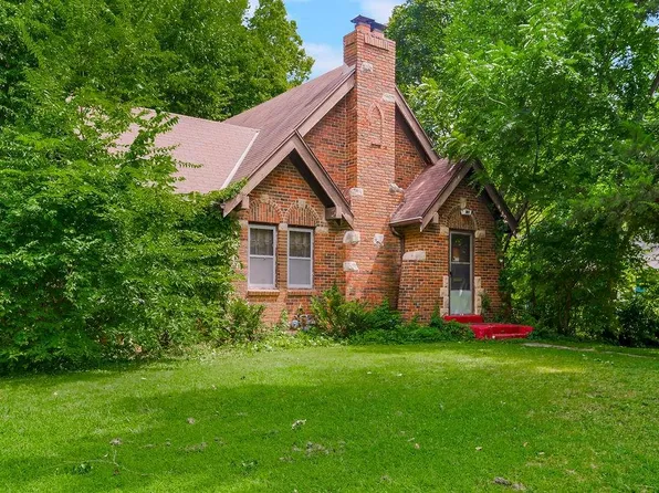 8001 Wayne Ave, Kansas City, MO 64131