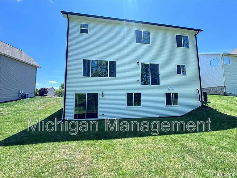 6149 Woodridge Ln — Photo 39