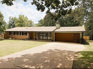 2132 Chickasaw Dr, Florence, AL 35630