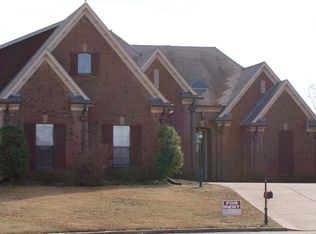 105 Whispering Creek Cv, Oakland, TN 38060
