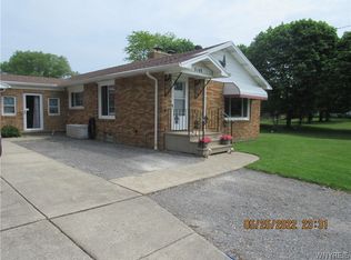 5148 Berg Rd, Buffalo, NY 14218