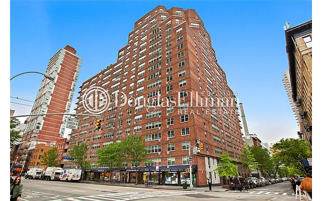 Sold by Douglas Elliman | media 25