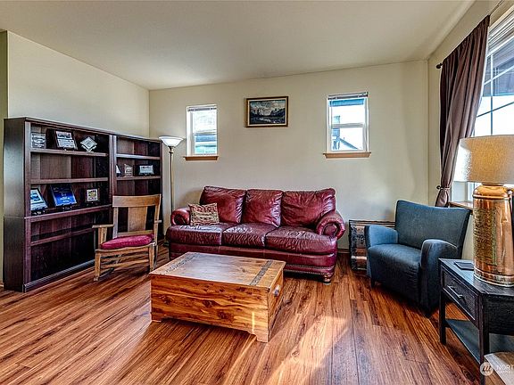 4th image of 4314 164th Pl SW