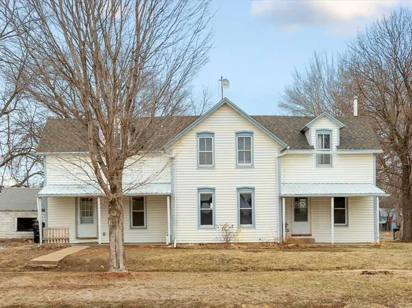 701 Weare St, Woodbine, IA 51579
