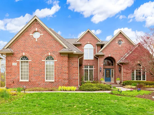 1056 Canyon Creek Dr, Rochester Hills, MI 48306