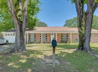 116 Linden Dr, Palestine, TX 75803