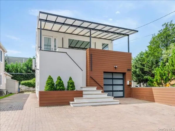 2105 Bay Blvd, Atlantic Beach, NY 11509