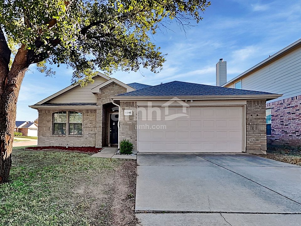 1st image of 1201 Shamrock Dr