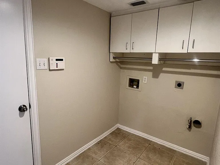 4201 Baccarat Dr — Photo 7