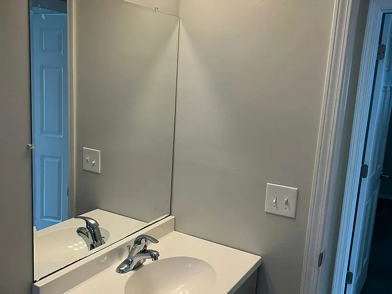 16130 Lauren St — Photo 21