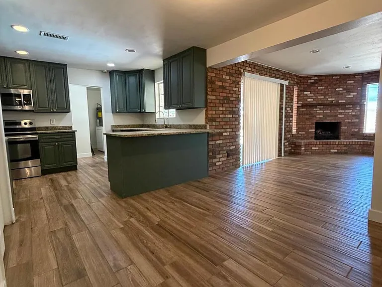 1418 E Williams St — Photo 10