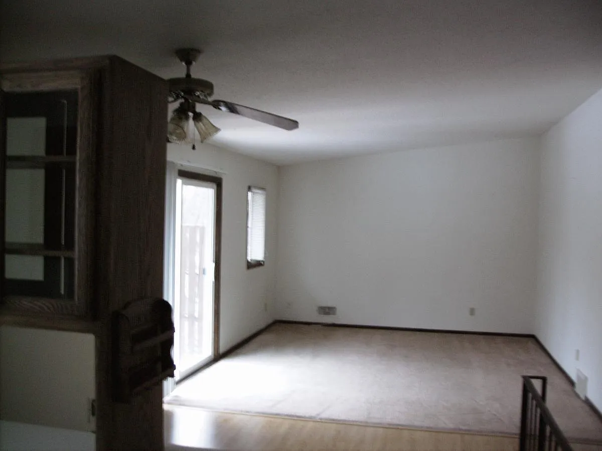 Eden Prairie Double, 3 BR, 2 bath, deck, yard — Photo 4