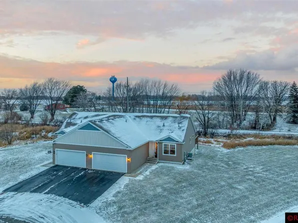 610 Tomahawk Ct, Madison Lake, MN 56063