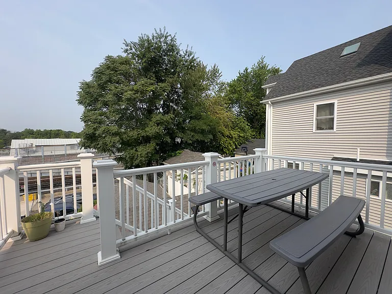 69 Holmes St #2 — Photo 10