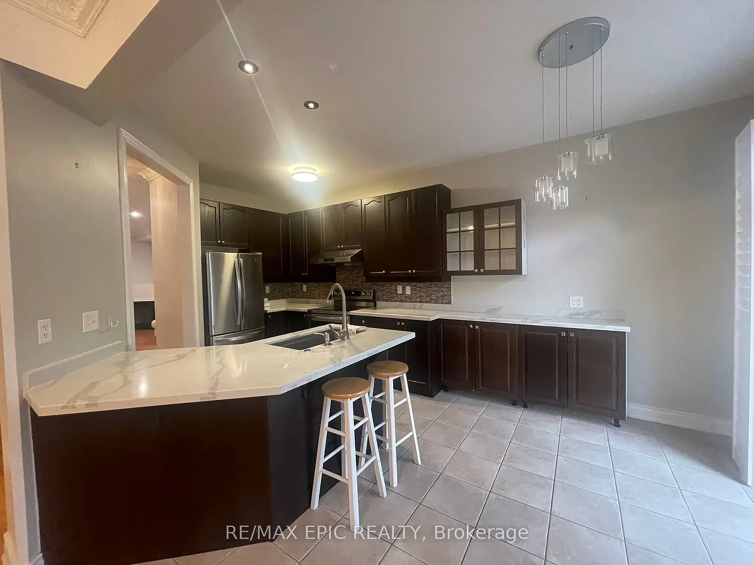 4 bed, $3,350 — Photo 4