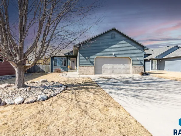 2021 S Mary Beth Ave, Sioux Falls, SD 57106
