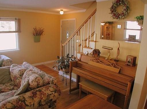Living Room/Staircase