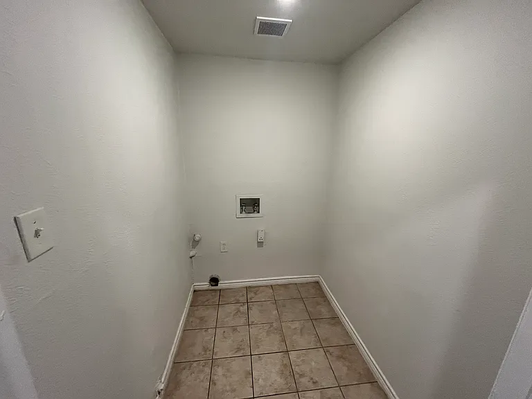 1027 Caladium Dr — Photo 18