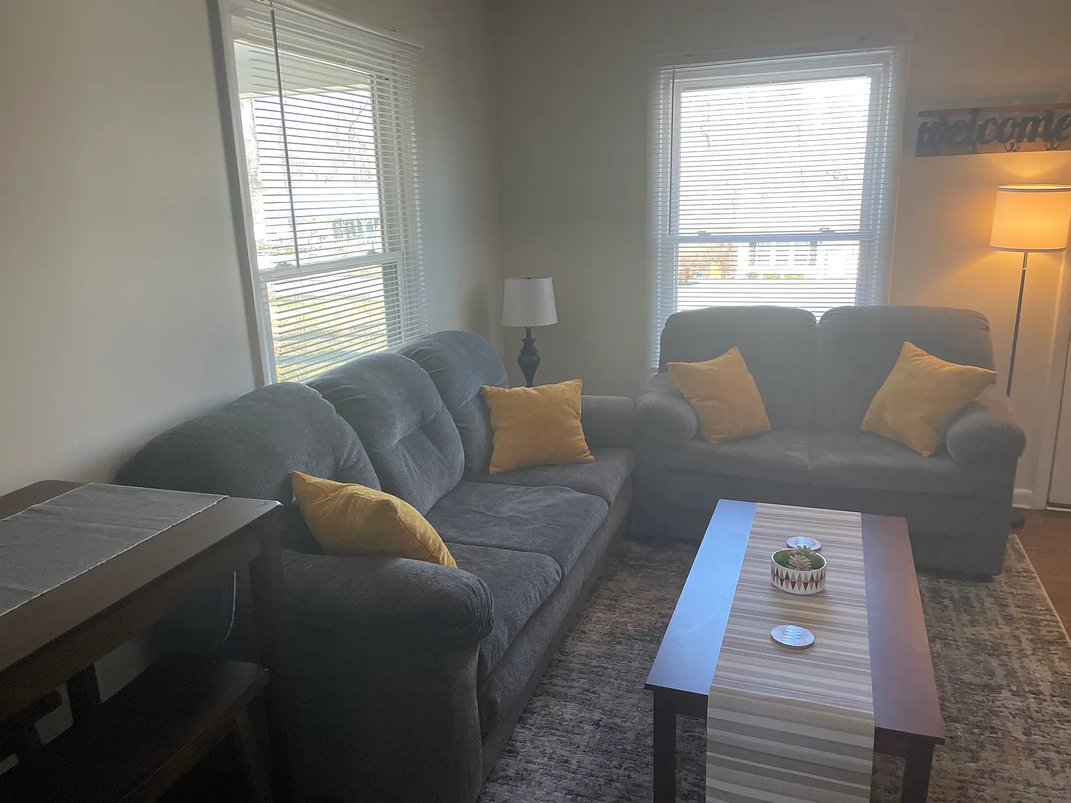 3 bed, 1.5 bath, 950 sqft, $1,400 — Photo 3