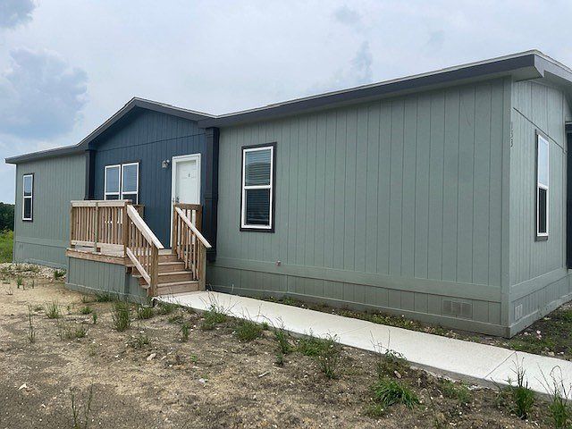 1st image of 129 Pineland Ave #184