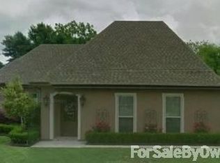 325 Lake Crescent Cir, Thibodaux, LA 70360