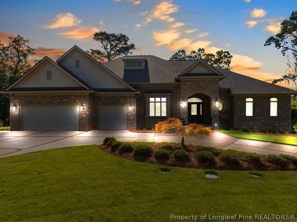 319 Birnam Dr, Fayetteville, NC 28305