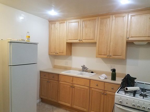4th image of 505 S Gaylord Dr #A