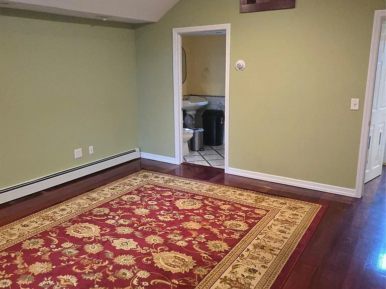 8 Roswell Ave — Photo 3