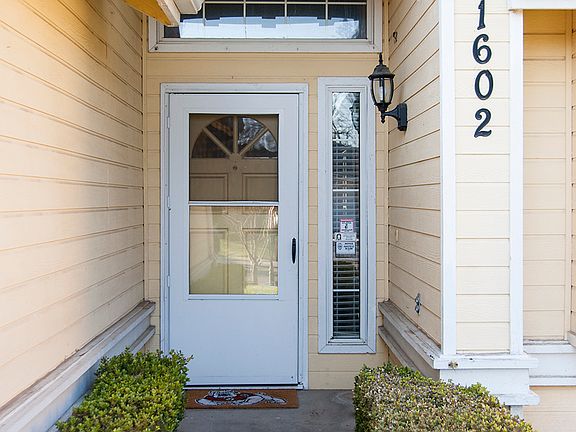 5th image of 1602 E Vine Ct