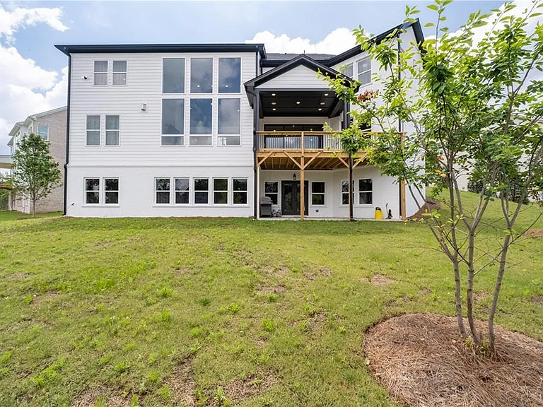 4510 Hawthorn Cir — Photo 48