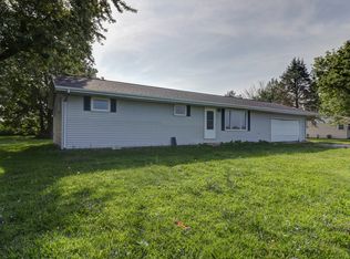 315 N City Line Rd, Newman, IL 61942