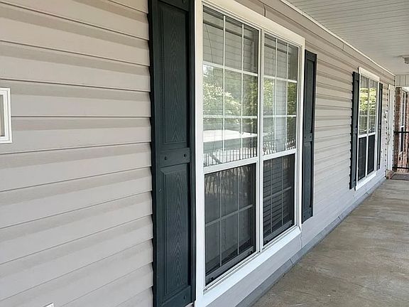 3rd image of 557 Versailles Blvd APT G
