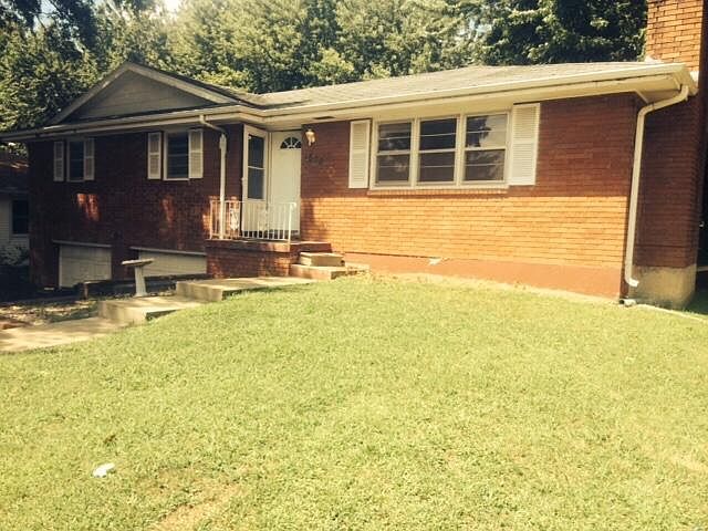 1st image of 1600 Safari Dr
