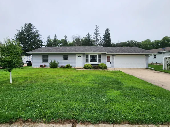 217 Lowell St E, Le Roy, MN 55951