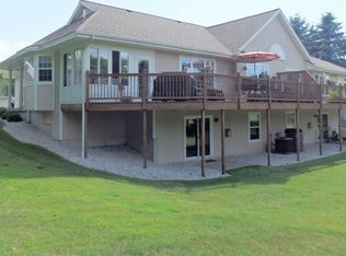 347 Lighthouse Way S, Manistee, MI 49660