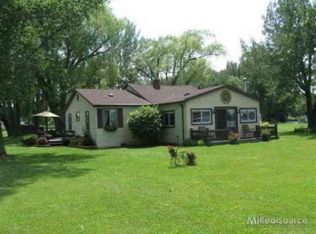 2580 N Channel Dr, Harsens Island, MI 48028