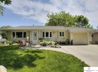 9156 Boyd St, Omaha, NE 68134