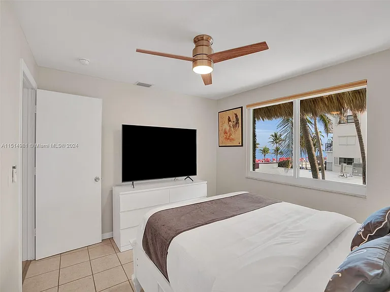 900 N Surf Rd #2 — Photo 14