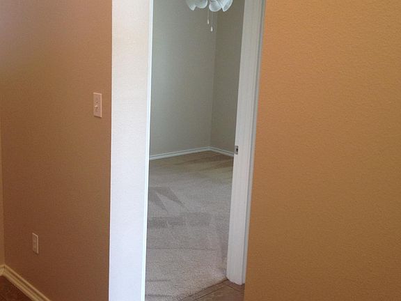 5th image of 305 Tully Trl