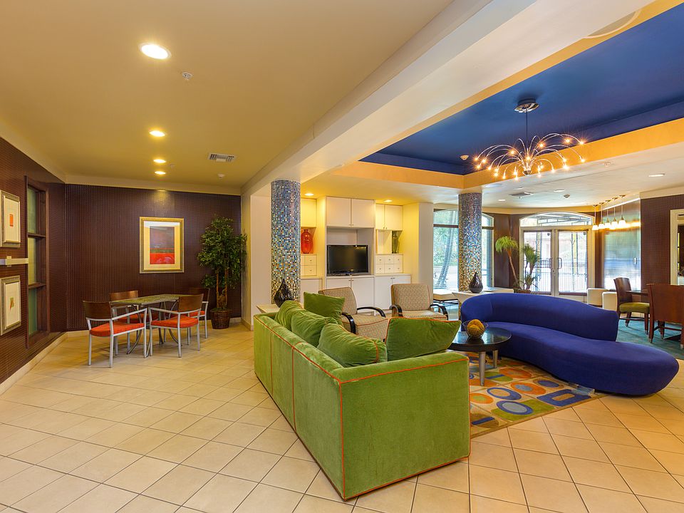 1st image of 6001 SW 70th St APT 207