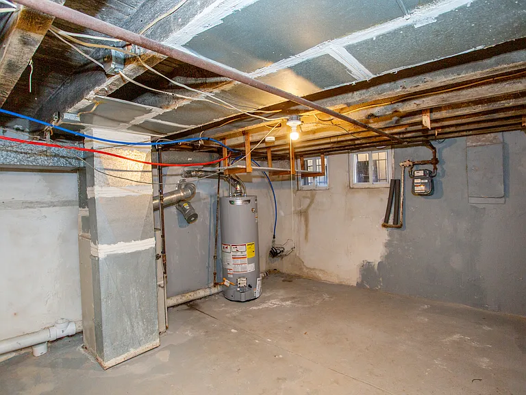 2465 N Garnet St — Photo 32