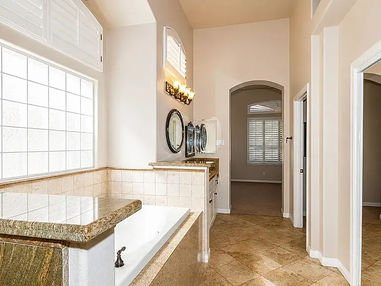 2215 Scarlet Rose Dr — Photo 17