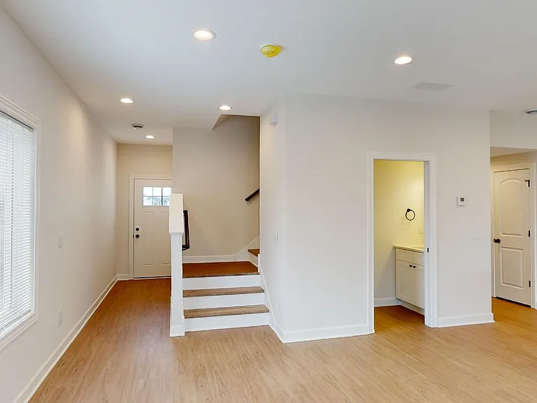 828 Dailey Pl — Photo 9
