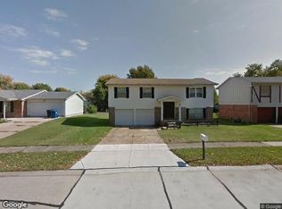 2436 Periwinkle Ct, Florissant, MO 63031