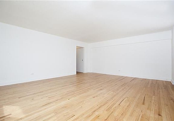 2nd image of 6638 Yellowstone Blvd #4E