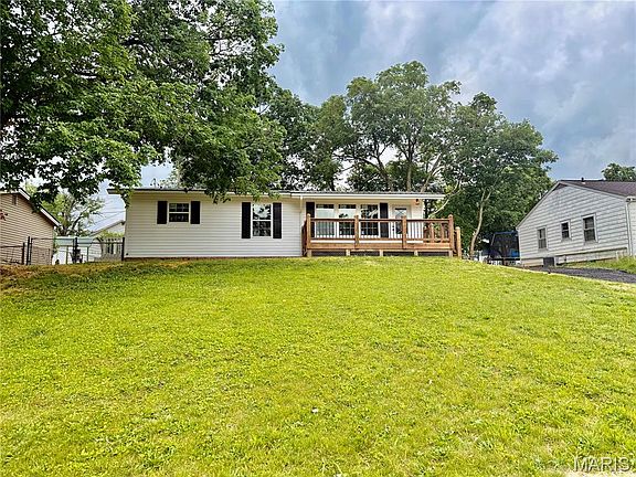 2nd image of 805 Westwind Dr