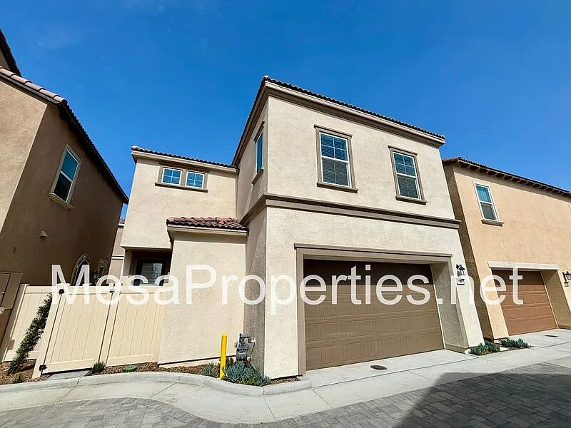 3 bed, 2.5 bath, 1470 sqft, $3,095 — Photo 4
