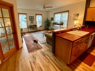 3 Logan Way, Talent, OR 97540