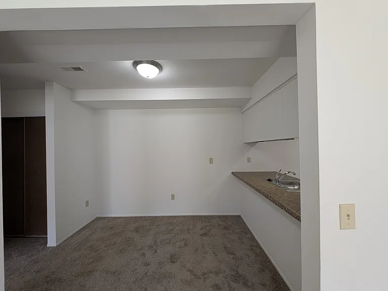 Charter Oaks Apartments — Photo 188