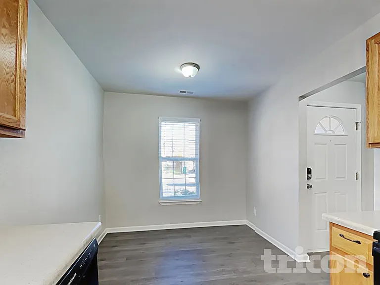10203 Green Hedge Ave — Photo 3